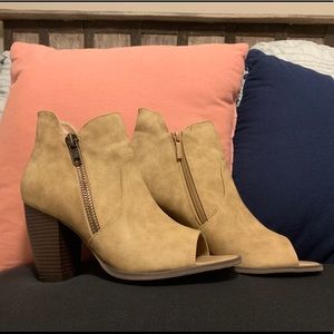 Michael Antonio Heels